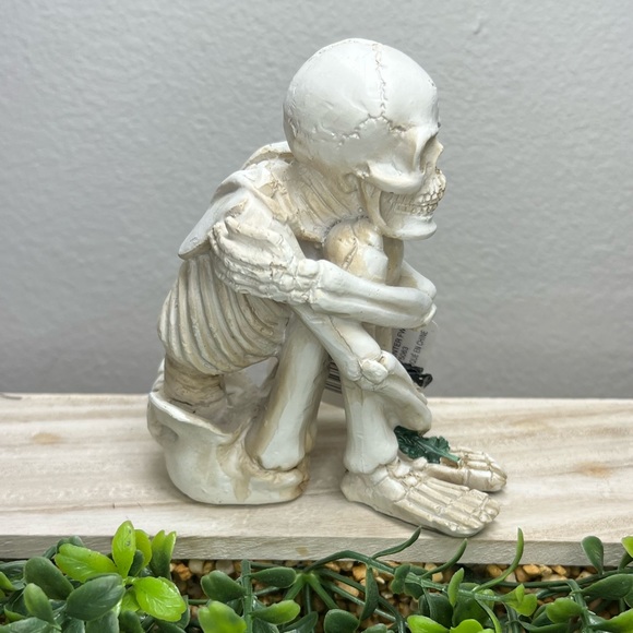 Halloween Fall Holiday Table Decor Resin Pumpkin, Skeleton,  Fake Book NEW - Picture 4 of 13